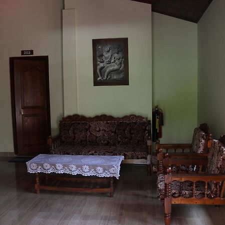 Hotel Sanasuma Rest à Anurâdhapura Extérieur photo