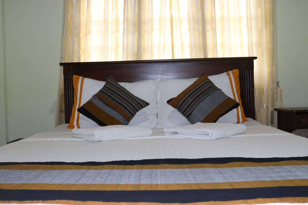 Hotel Sanasuma Rest à Anurâdhapura Extérieur photo
